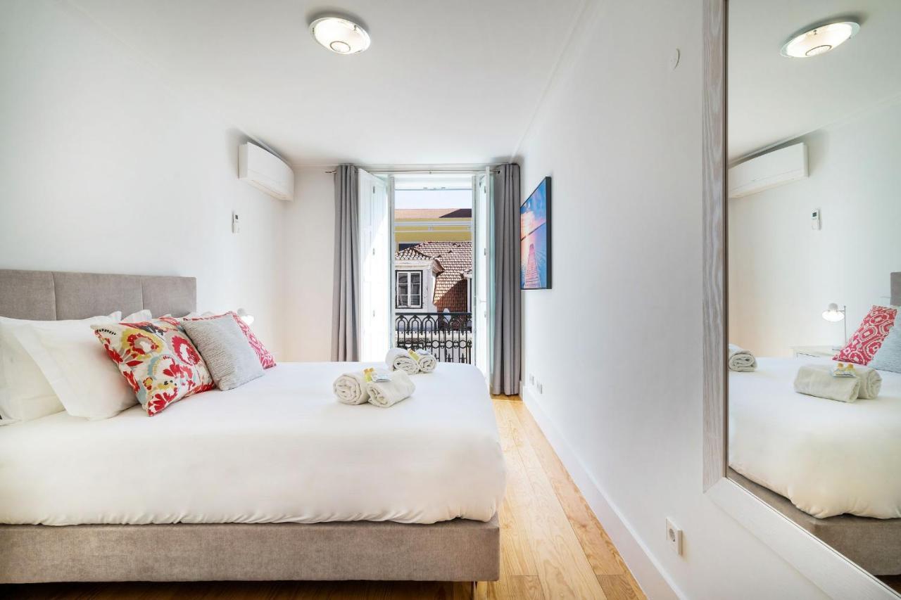 Amazing 1Bdr Apartment In Chiado By Lovelystay Lisboa Eksteriør billede